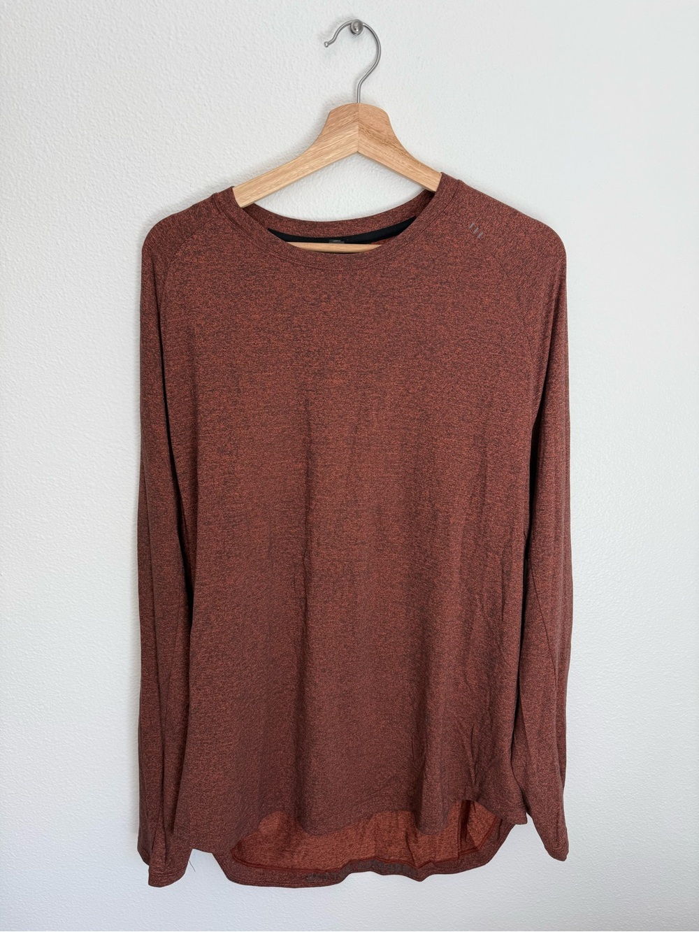 Lululemon XL Men's Long-Sleeve Crew Neck Shirt - Rust